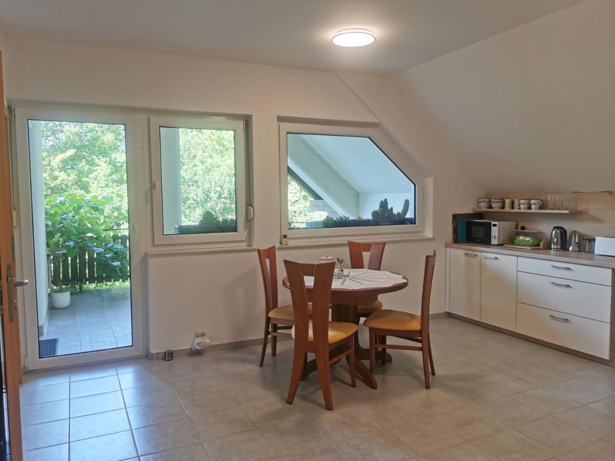 Family House In The Vicinity Of Ljubljana Apartment Logatec Bagian luar foto